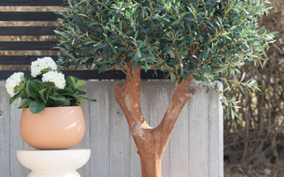 Statement planter, store kunstige planter i naturlig design