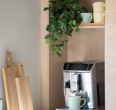 Kunstige planter innendørs – smart interiørvalg for moderne hjem