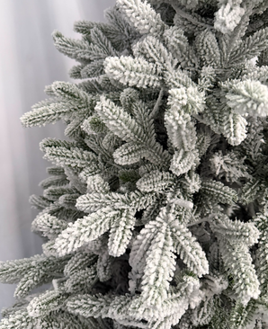 Kunstig Juletre Skadi m/Snø